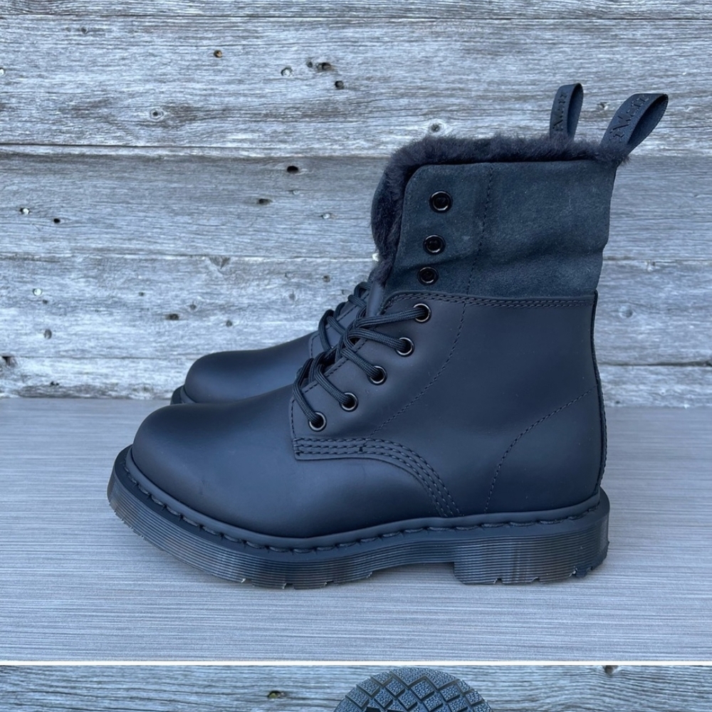 2/8

1460 Women's DM's Wintergrip Faux Fur Lined Boots